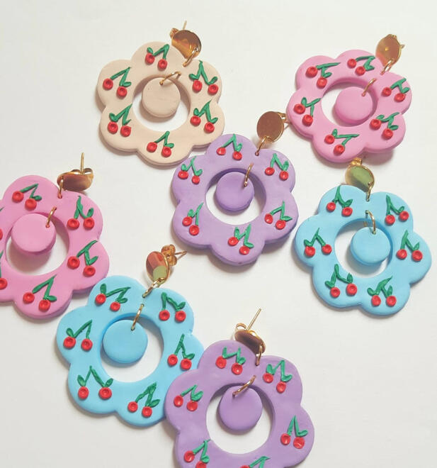 Cherry pops. Medidas: 5cm Disponible en: Rosa, violeta