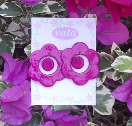 Aretes glossy Medidas: 5cm Disponible en : amarillo Azul Violeta fuscia